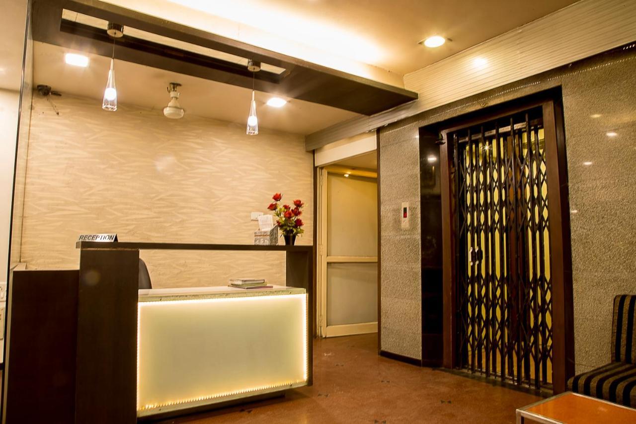 Hotel Shertown Ahmedabad Exterior photo